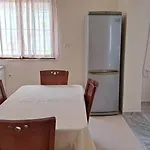 Adi's House * 地拉那