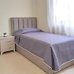 Adi's House 地拉那