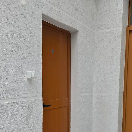 Adi's House Dom wakacyjny *