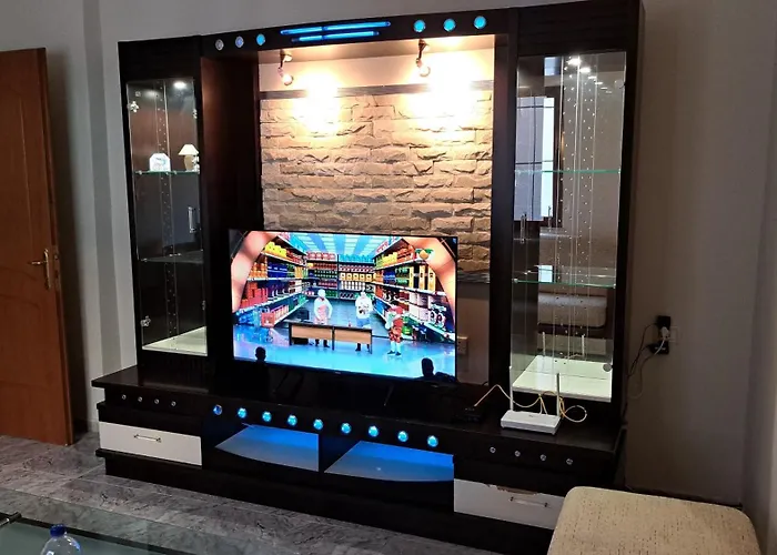 Adi's House 地拉那