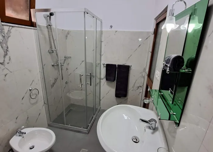 Adi's House * 地拉那