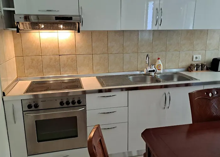 בית נופש Adi's House טיראנה